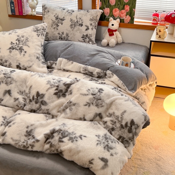 91家纺网 家纺一手货源 找家纺 妖妖家纺 2025新款加厚印花兔毛绒保暖四件套 花谷