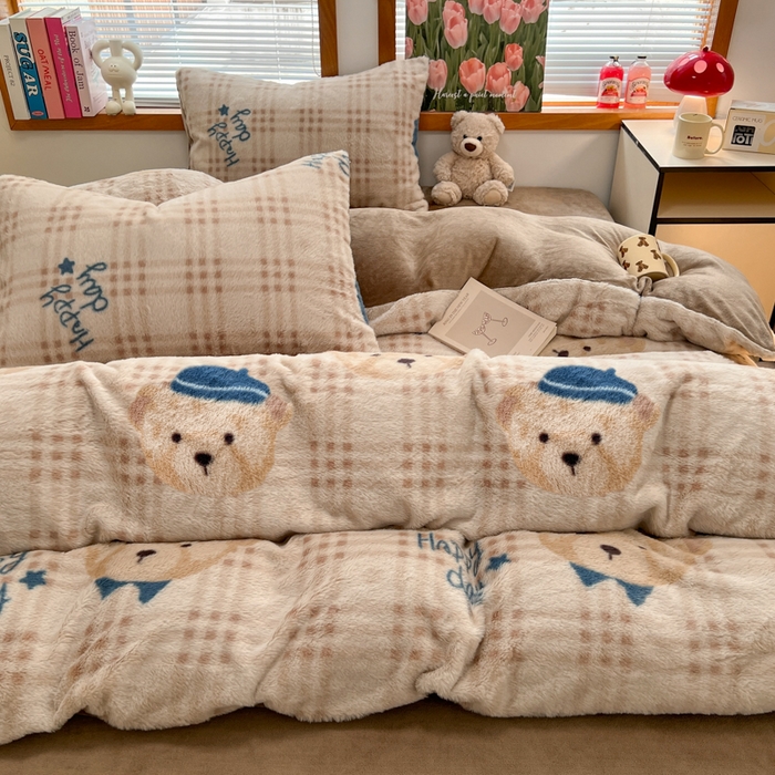 91家纺网 家纺一手货源 找家纺 妖妖家纺 2025新款加厚印花兔毛绒保暖四件套 萌萌奶熊