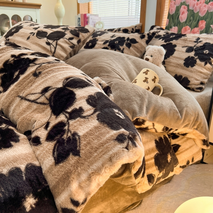 91家纺网 家纺一手货源 找家纺 妖妖家纺 2025新款加厚印花兔毛绒保暖四件套 花絮语