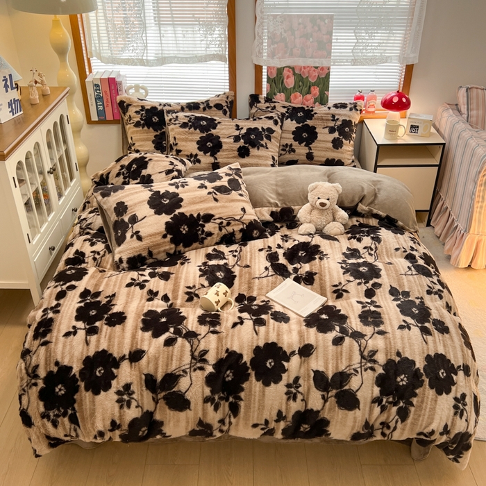 91家纺网 家纺一手货源 找家纺 妖妖家纺 2025新款加厚印花兔毛绒保暖四件套 花絮语