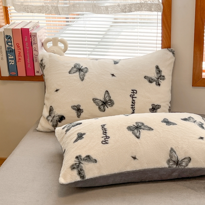 91家纺网 家纺一手货源 找家纺 妖妖家纺 2025新款加厚印花兔毛绒保暖四件套 幻蝶