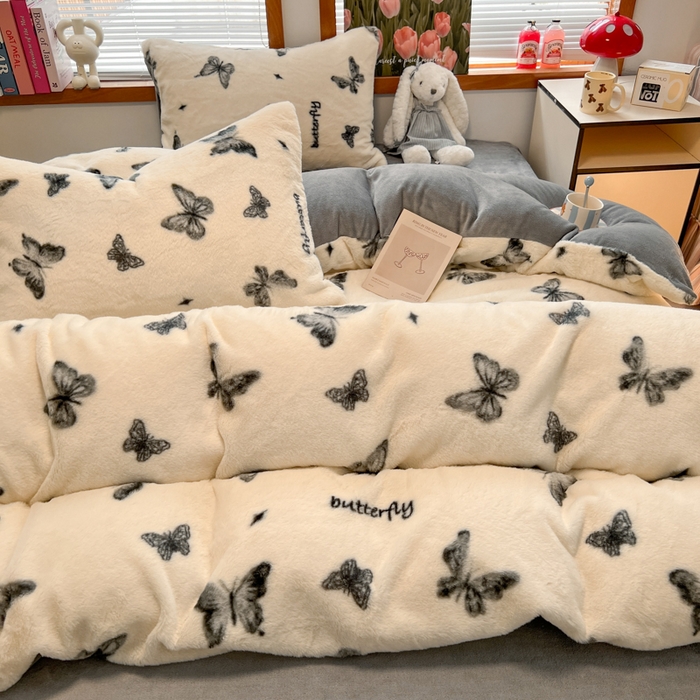 91家纺网 家纺一手货源 找家纺 妖妖家纺 2025新款加厚印花兔毛绒保暖四件套 幻蝶