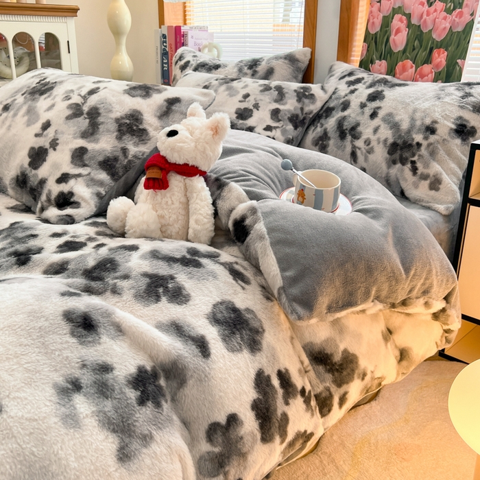 91家纺网 家纺一手货源 找家纺 妖妖家纺 2025新款加厚印花兔毛绒保暖四件套 墨染