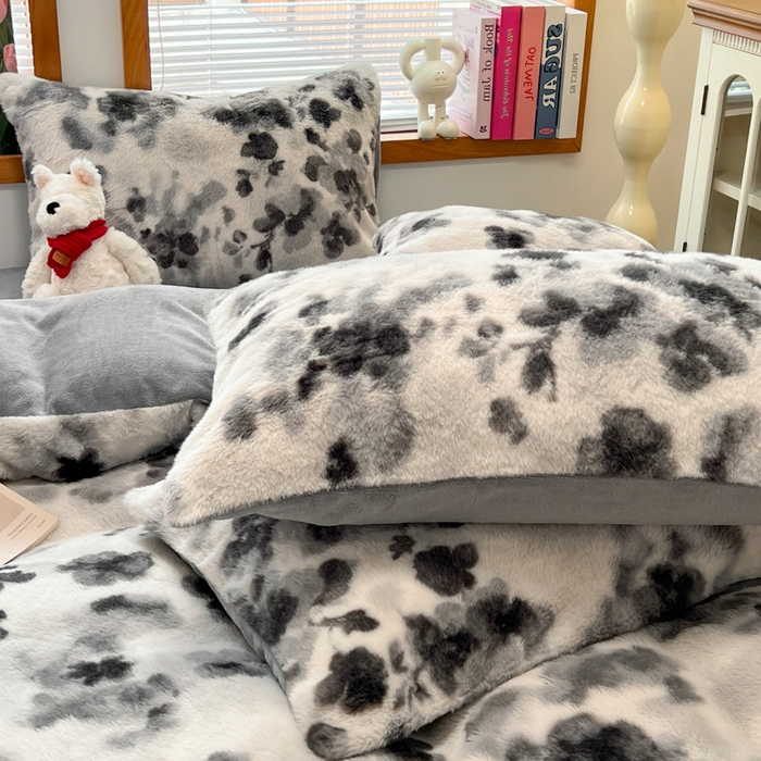 91家纺网 家纺一手货源 找家纺 妖妖家纺 2025新款加厚印花兔毛绒保暖四件套 墨染