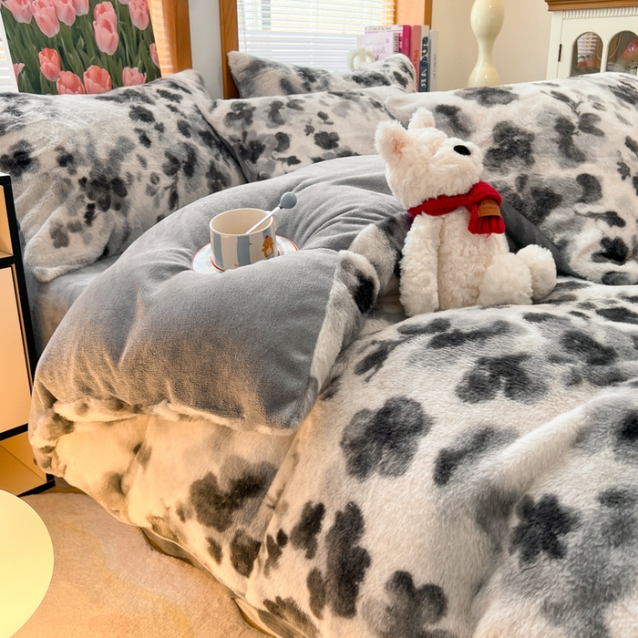 91家纺网 家纺一手货源 找家纺 妖妖家纺 2025新款加厚印花兔毛绒保暖四件套 墨染