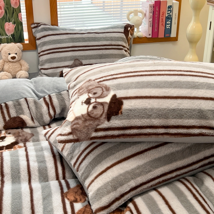 91家纺网 家纺一手货源 找家纺 妖妖家纺 2025新款加厚印花兔毛绒保暖四件套 英伦狗狗