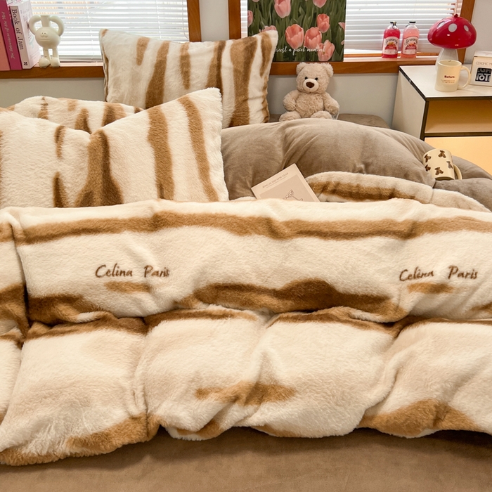 91家纺网 家纺一手货源 找家纺 妖妖家纺 2025新款加厚印花兔毛绒保暖四件套 奶油泡芙