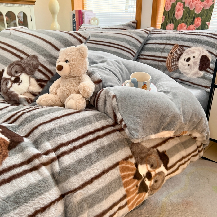 91家纺网 家纺一手货源 找家纺 妖妖家纺 2025新款加厚印花兔毛绒保暖四件套 英伦狗狗