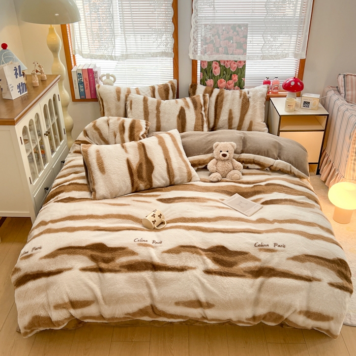 91家纺网 家纺一手货源 找家纺 妖妖家纺 2025新款加厚印花兔毛绒保暖四件套 奶油泡芙