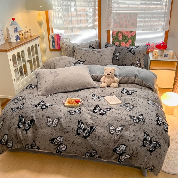 91家纺网 家纺一手货源 找家纺 妖妖家纺 2025新款加厚印花兔毛绒保暖四件套 夏夜梦蝶