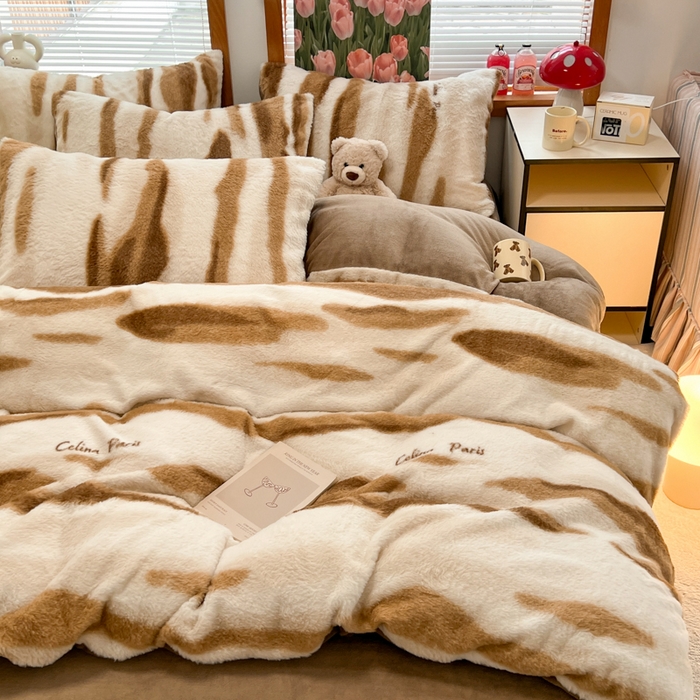 91家纺网 家纺一手货源 找家纺 妖妖家纺 2025新款加厚印花兔毛绒保暖四件套 奶油泡芙