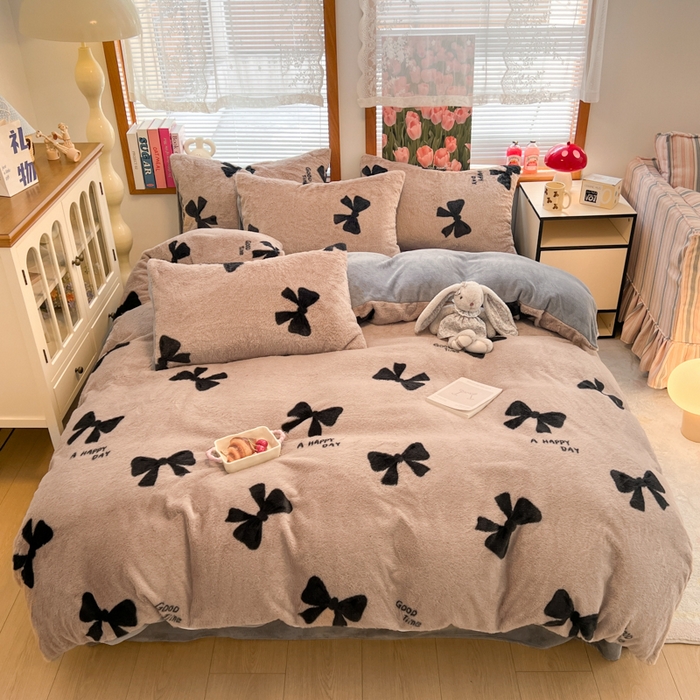 91家纺网 家纺一手货源 找家纺 妖妖家纺 2025新款加厚印花兔毛绒保暖四件套 少女心蝴蝶结