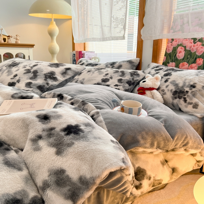 91家纺网 家纺一手货源 找家纺 妖妖家纺 2025新款加厚印花兔毛绒保暖四件套 墨染