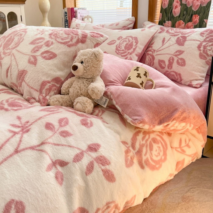 91家纺网 家纺一手货源 找家纺 妖妖家纺 2025新款加厚印花兔毛绒保暖四件套 丝绒玫瑰