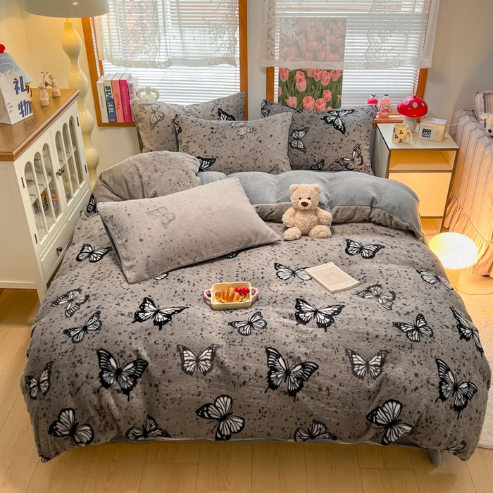 91家纺网 家纺一手货源 找家纺 妖妖家纺 2025新款加厚印花兔毛绒保暖四件套 夏夜梦蝶