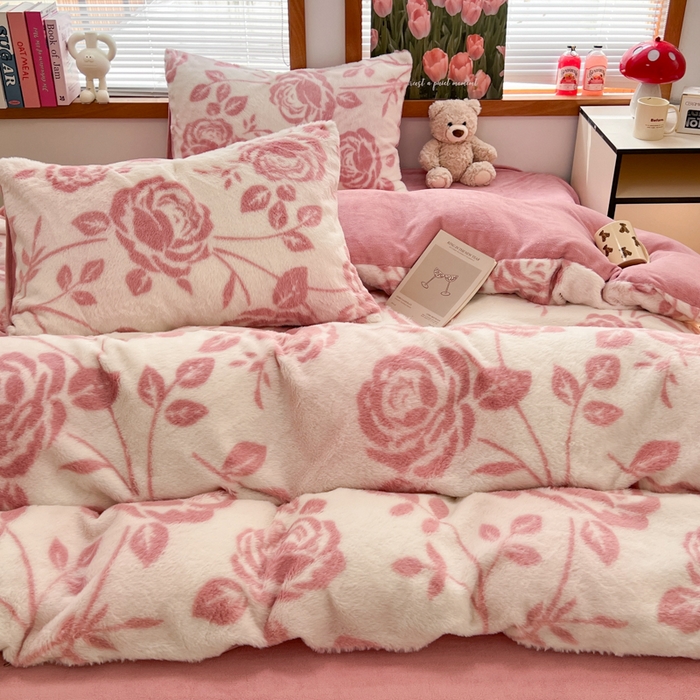 91家纺网 家纺一手货源 找家纺 妖妖家纺 2025新款加厚印花兔毛绒保暖四件套 丝绒玫瑰