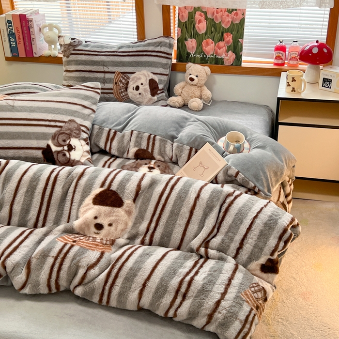 91家纺网 家纺一手货源 找家纺 妖妖家纺 2025新款加厚印花兔毛绒保暖四件套 英伦狗狗