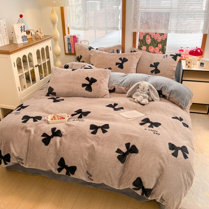 91家纺网 家纺一手货源 找家纺 妖妖家纺 2025新款加厚印花兔毛绒保暖四件套 少女心蝴蝶结