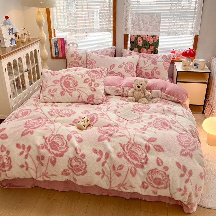 91家纺网 家纺一手货源 找家纺 妖妖家纺 2025新款加厚印花兔毛绒保暖四件套 丝绒玫瑰