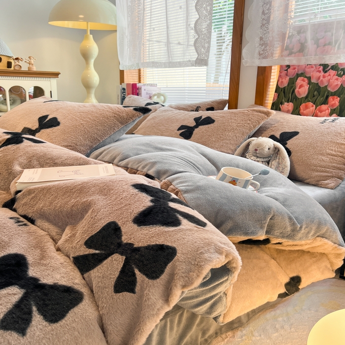 91家纺网 家纺一手货源 找家纺 妖妖家纺 2025新款加厚印花兔毛绒保暖四件套 少女心蝴蝶结