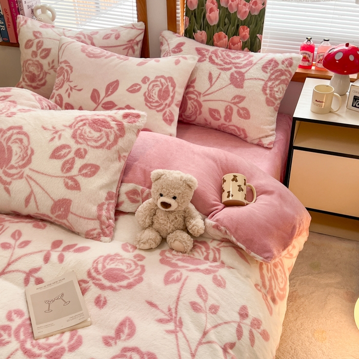 91家纺网 家纺一手货源 找家纺 妖妖家纺 2025新款加厚印花兔毛绒保暖四件套 丝绒玫瑰