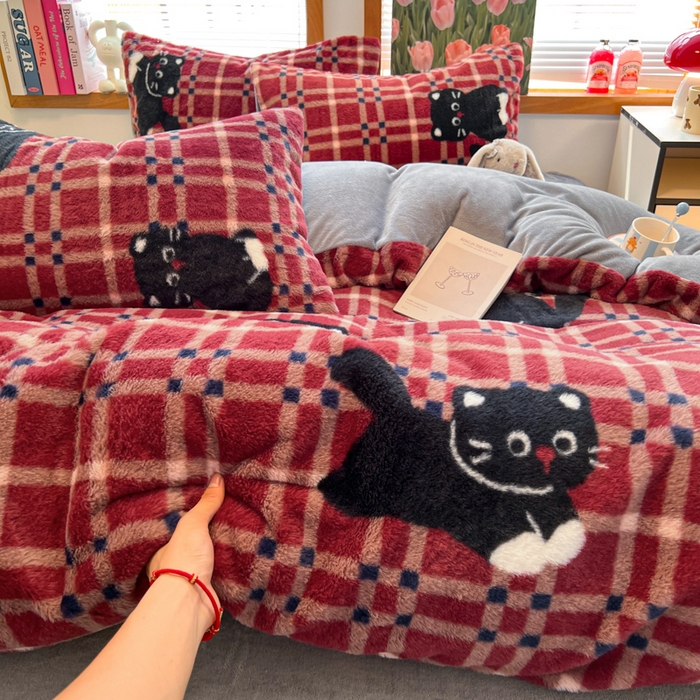 91家纺网 家纺一手货源 找家纺 妖妖家纺 2025新款加厚印花兔毛绒保暖四件套 月下猫舞