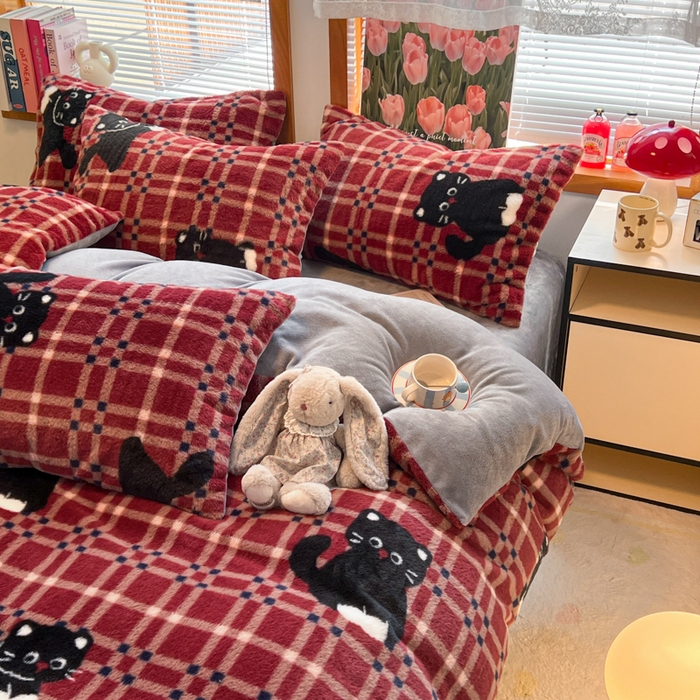 91家纺网 家纺一手货源 找家纺 妖妖家纺 2025新款加厚印花兔毛绒保暖四件套 月下猫舞