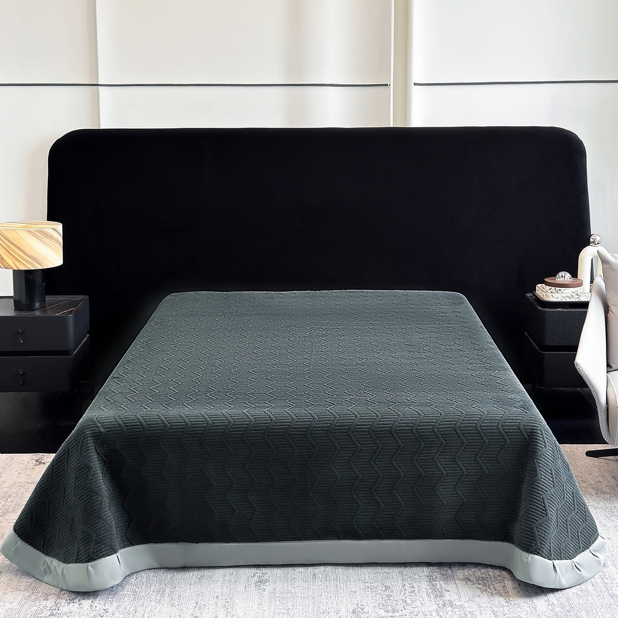 91家纺网 家纺一手货源 找家纺 新方向 2025新款全消光A类数码印花牛奶绒四件套-贝斯 贝斯-爵士灰