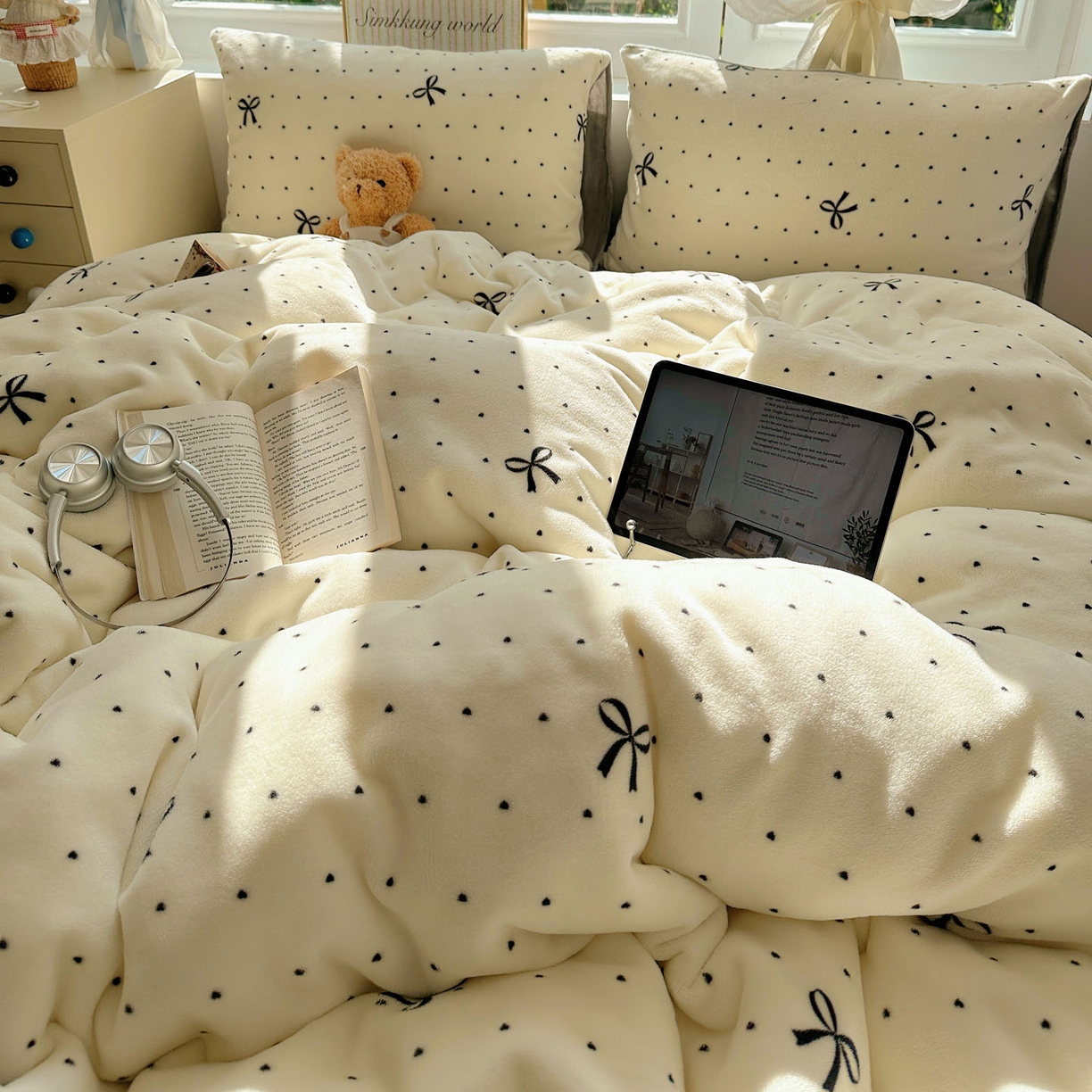 91家纺网 家纺一手货源 找家纺 优选 2025新款小清新加厚高克重牛奶绒四件套直播爆款电商爆款法式简爱