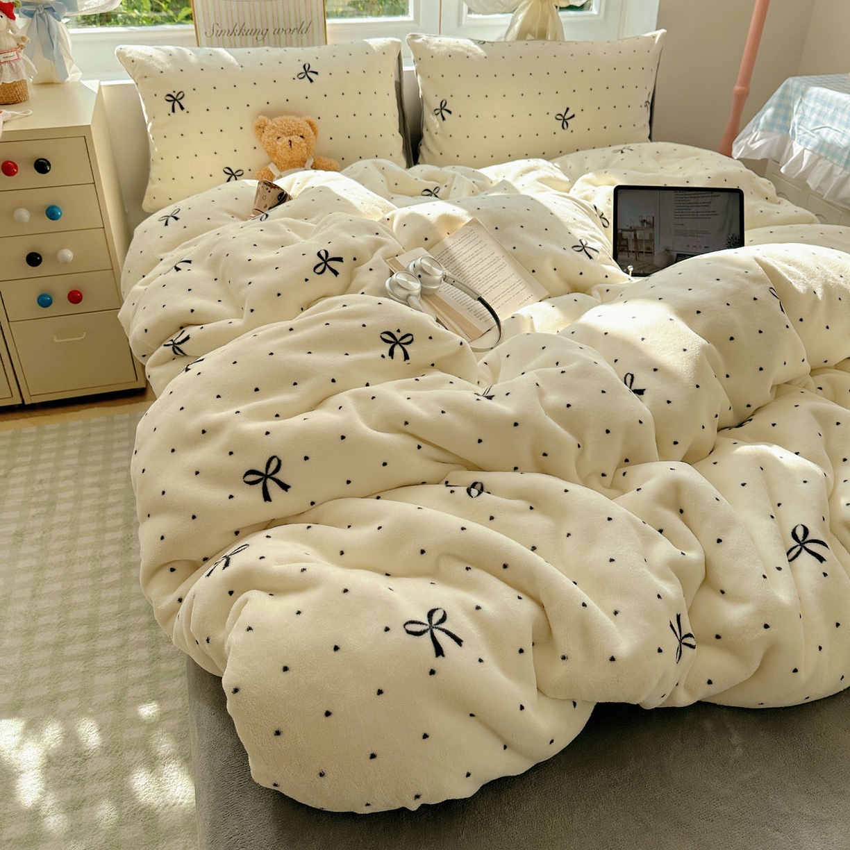 91家纺网 家纺一手货源 找家纺 优选 2025新款小清新加厚高克重牛奶绒四件套直播爆款电商爆款法式简爱