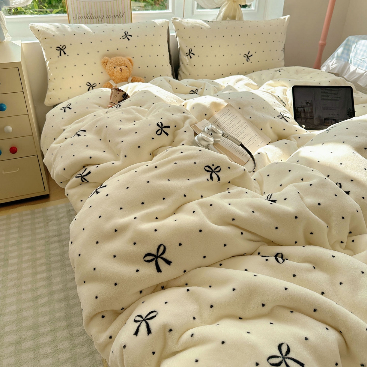 91家纺网 家纺一手货源 找家纺 优选 2025新款小清新加厚高克重牛奶绒四件套直播爆款电商爆款法式简爱