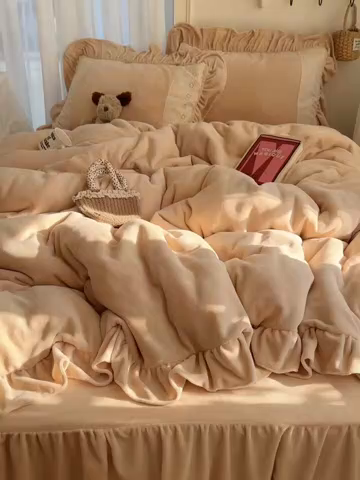 91家纺网 家纺一手货源 找家纺 （总）轻奢坊 2025新款牛奶绒纯色全棉蕾丝大花边四件套-软乎系列