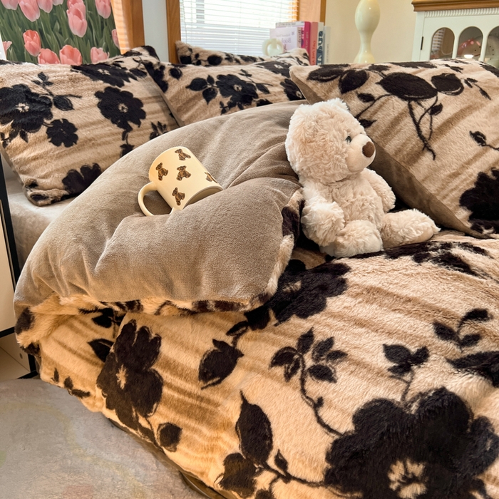 91家纺网 家纺一手货源 找家纺 妖妖家纺 2025新款加厚印花兔毛绒保暖四件套 花絮语