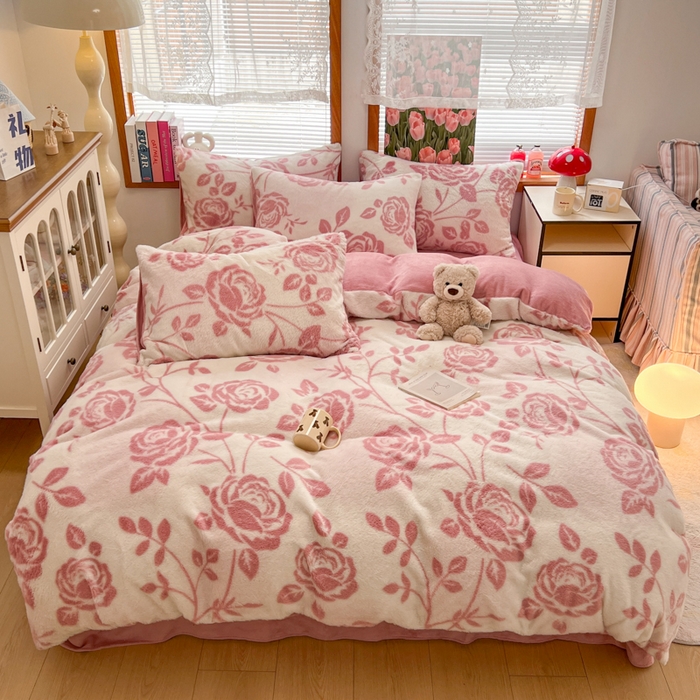 91家纺网 家纺一手货源 找家纺 妖妖家纺 2025新款加厚印花兔毛绒保暖四件套 丝绒玫瑰