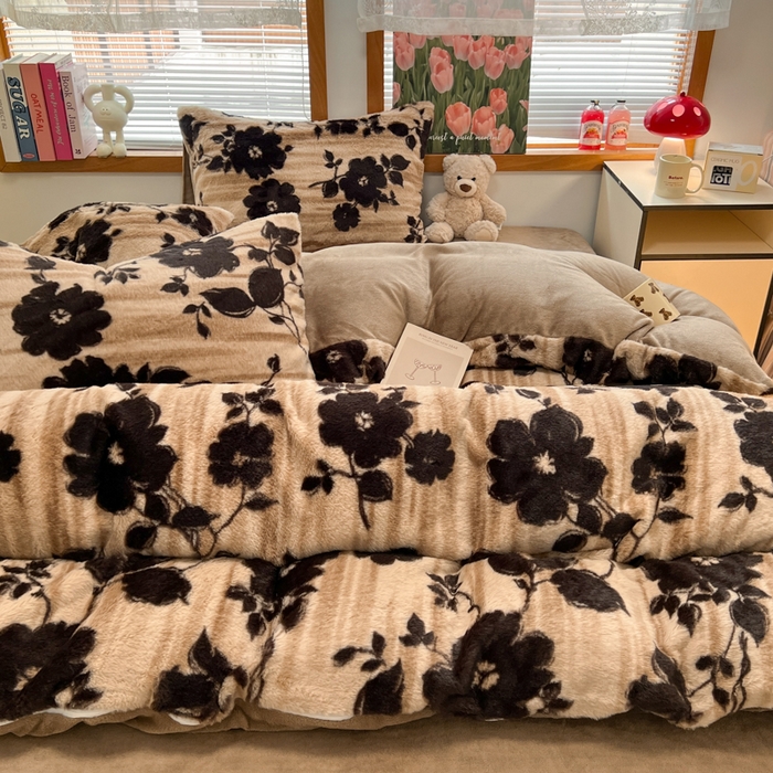 91家纺网 家纺一手货源 找家纺 妖妖家纺 2025新款加厚印花兔毛绒保暖四件套 花絮语