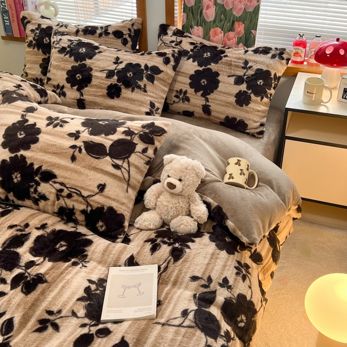 91家纺网 家纺一手货源 找家纺 妖妖家纺 2025新款加厚印花兔毛绒保暖四件套 花絮语