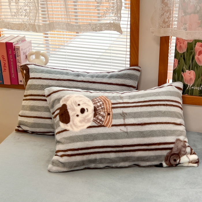 91家纺网 家纺一手货源 找家纺 妖妖家纺 2025新款加厚印花兔毛绒保暖四件套 英伦狗狗