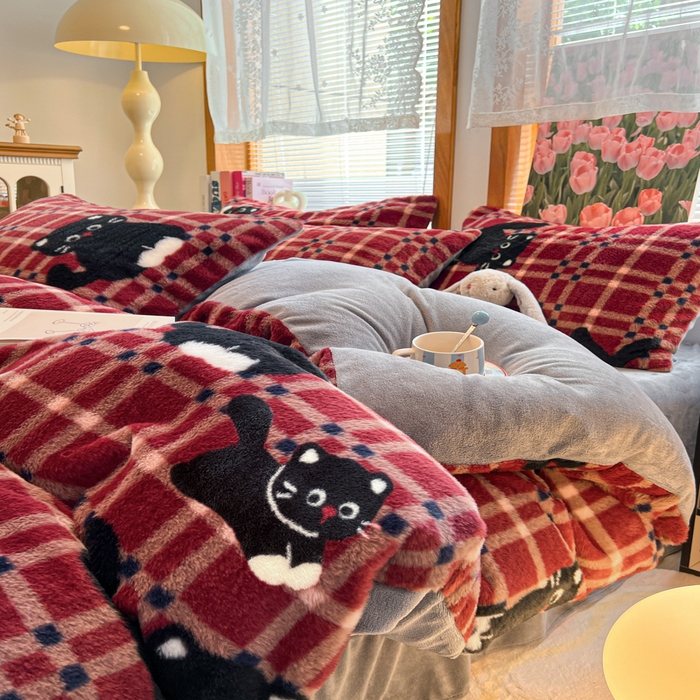 91家纺网 家纺一手货源 找家纺 妖妖家纺 2025新款加厚印花兔毛绒保暖四件套 月下猫舞