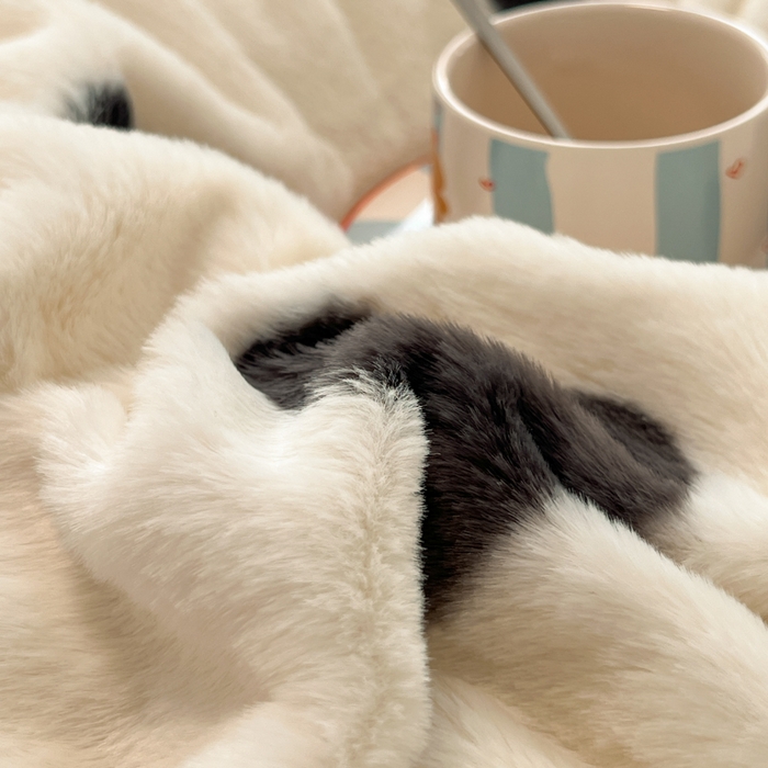 91家纺网 家纺一手货源 找家纺 妖妖家纺 2025新款加厚印花兔毛绒保暖四件套 心跳