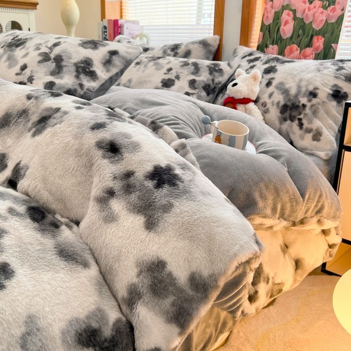 91家纺网 家纺一手货源 找家纺 妖妖家纺 2025新款加厚印花兔毛绒保暖四件套 墨染