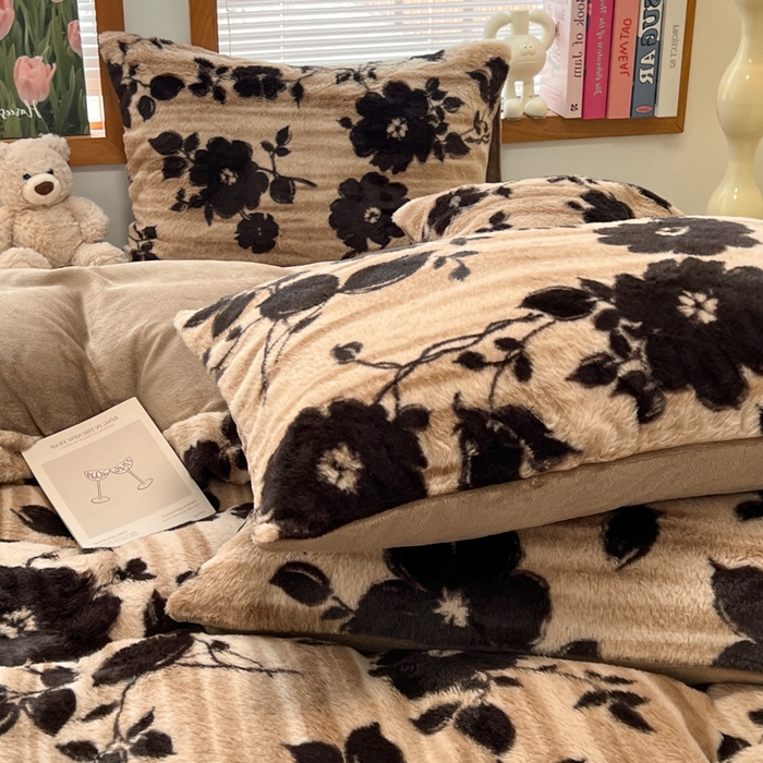 91家纺网 家纺一手货源 找家纺 妖妖家纺 2025新款加厚印花兔毛绒保暖四件套 花絮语