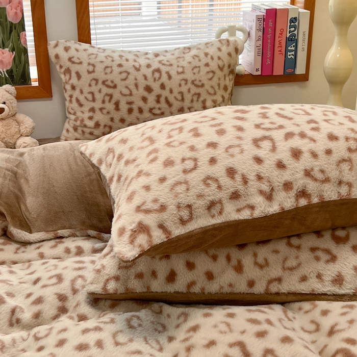 91家纺网 家纺一手货源 找家纺 妖妖家纺 2025新款加厚印花兔毛绒保暖四件套 雪域豹纹