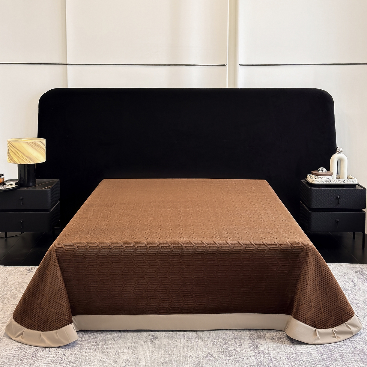 91家纺网 家纺一手货源 找家纺 新方向 2025新款全消光A类数码印花牛奶绒四件套-贝斯 贝斯-咖啡