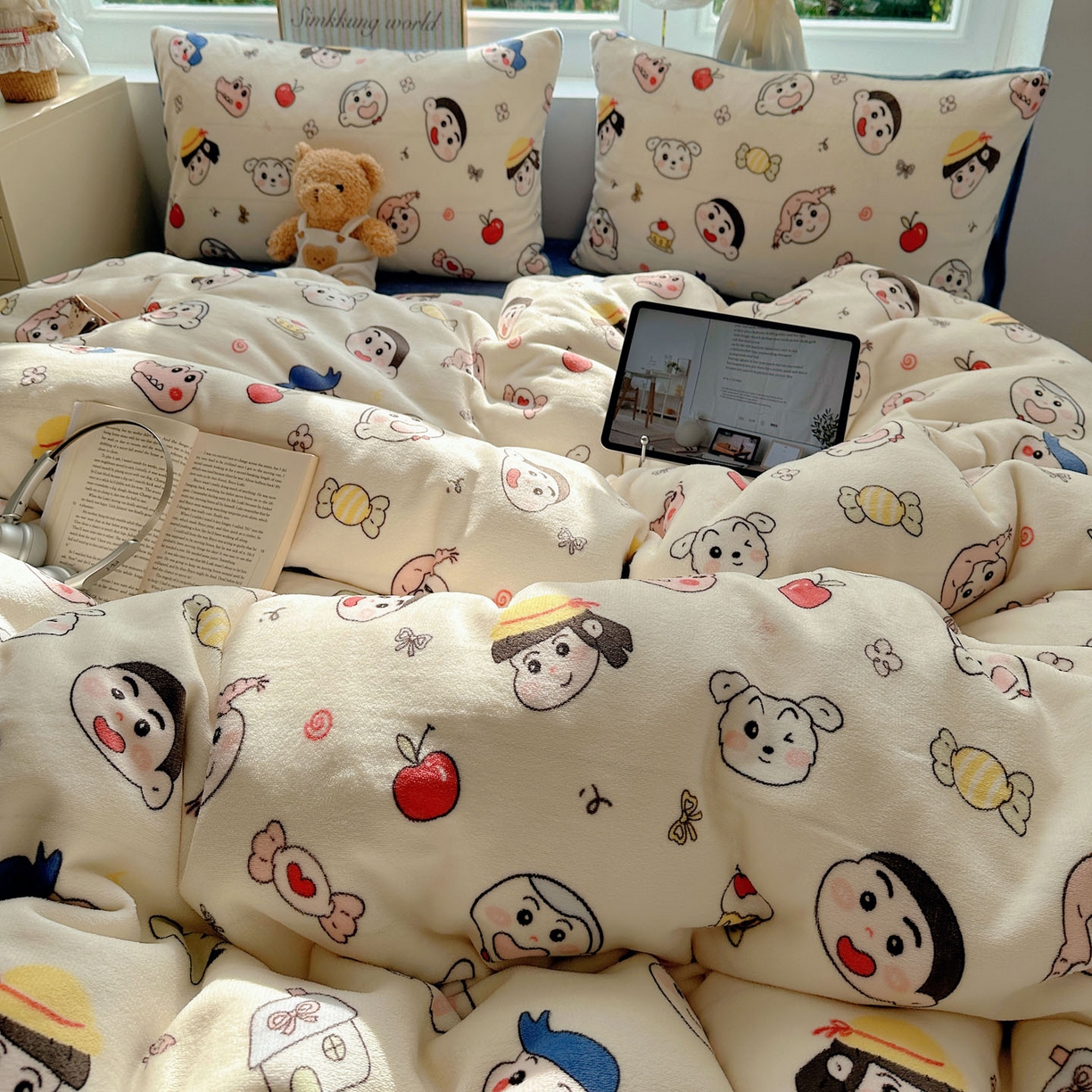 91家纺网 家纺一手货源 找家纺 优选 2025新款小清新加厚高克重牛奶绒四件套直播爆款电商爆款欢乐男孩