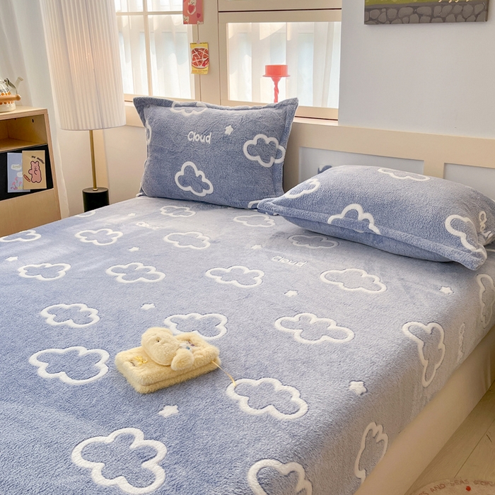 91家纺网 家纺一手货源 找家纺 川悦生活 2025新款高克重雪花绒卡通印花加厚保暖大床单床笠 床笠奶味云朵