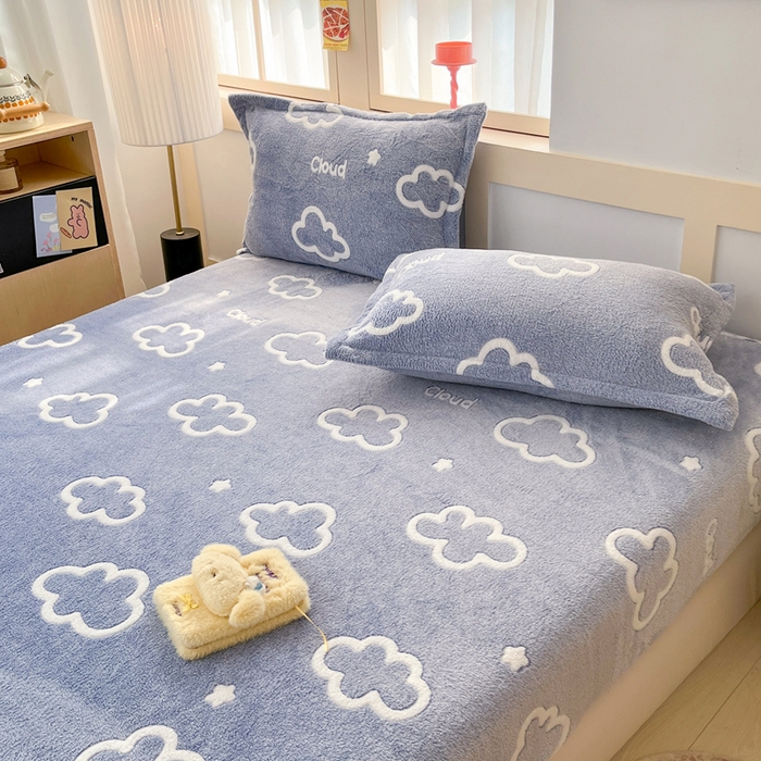 91家纺网 家纺一手货源 找家纺 川悦生活 2025新款高克重雪花绒卡通印花加厚保暖大床单床笠 床笠奶味云朵