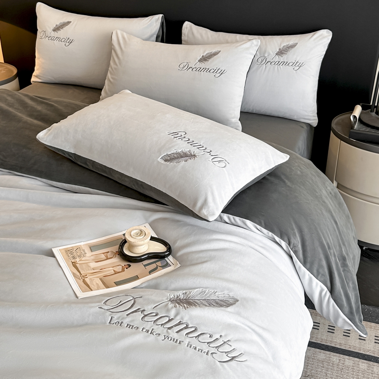 91家纺网 家纺一手货源 找家纺 （总）如一 2025新款水晶绒双拼刺绣四件套轻羽系列