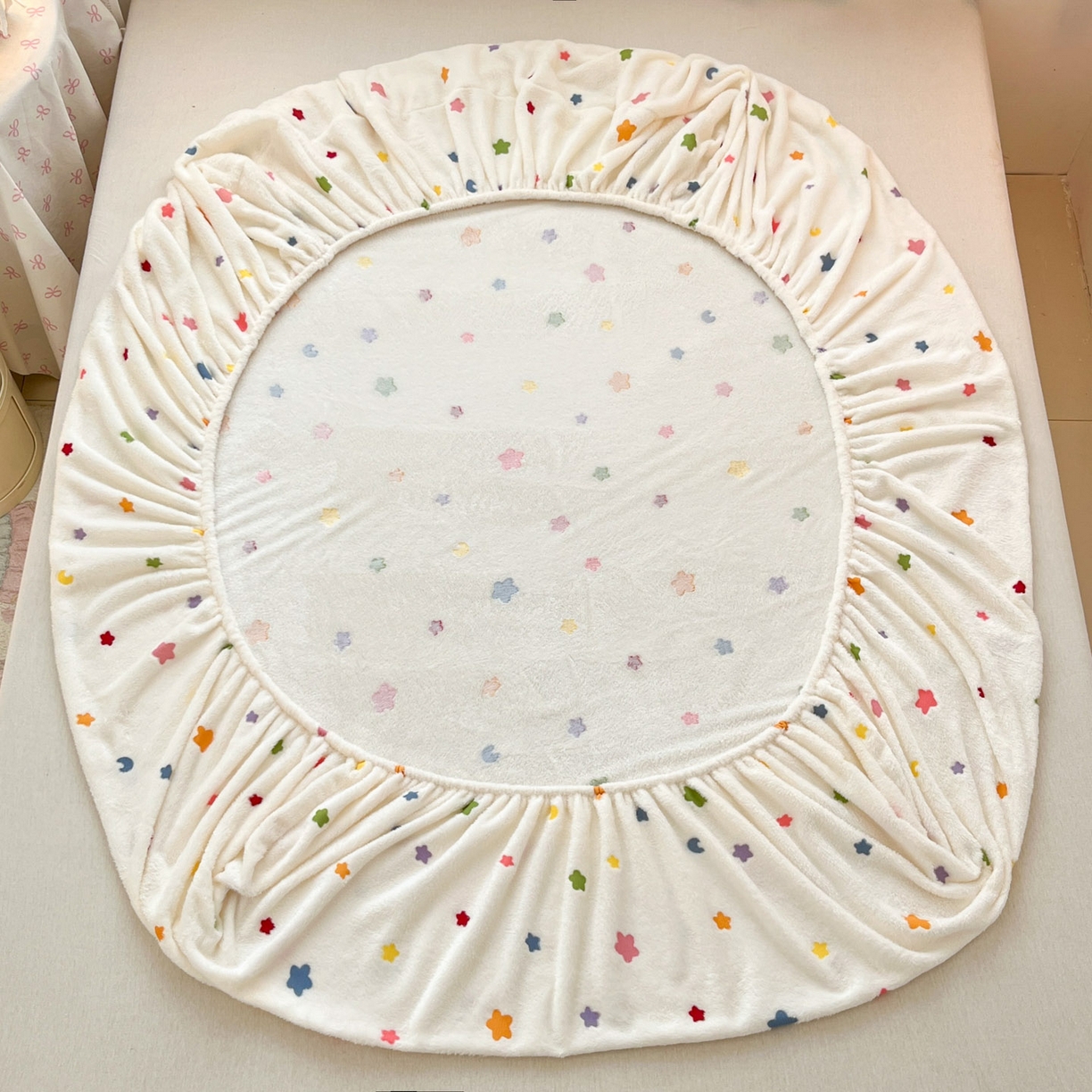 91家纺网 家纺一手货源 找家纺 川悦生活 2025新款高克重雪花绒卡通印花加厚保暖大床单床笠 床笠奶昔星星