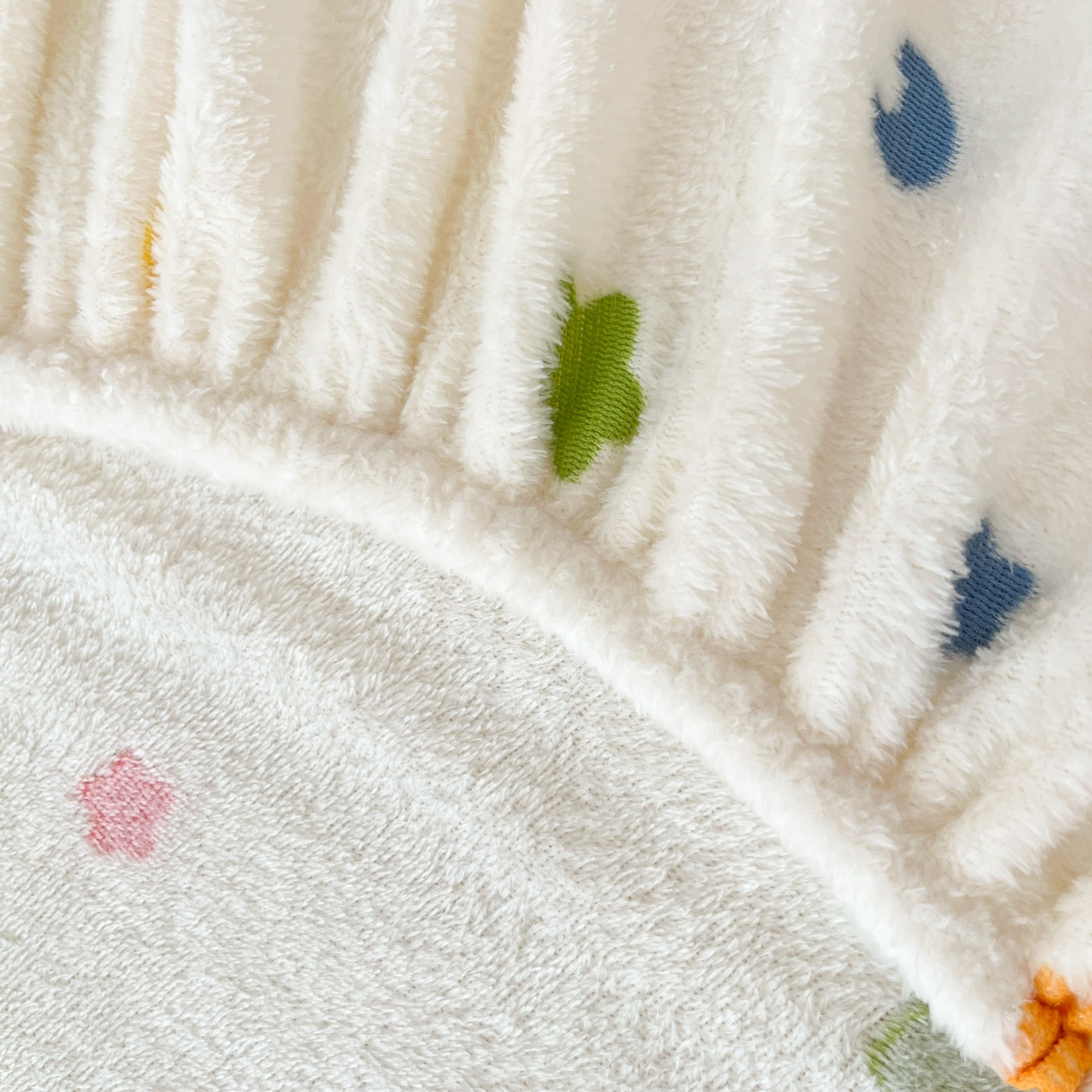 91家纺网 家纺一手货源 找家纺 川悦生活 2025新款高克重雪花绒卡通印花加厚保暖大床单床笠 床笠奶昔星星