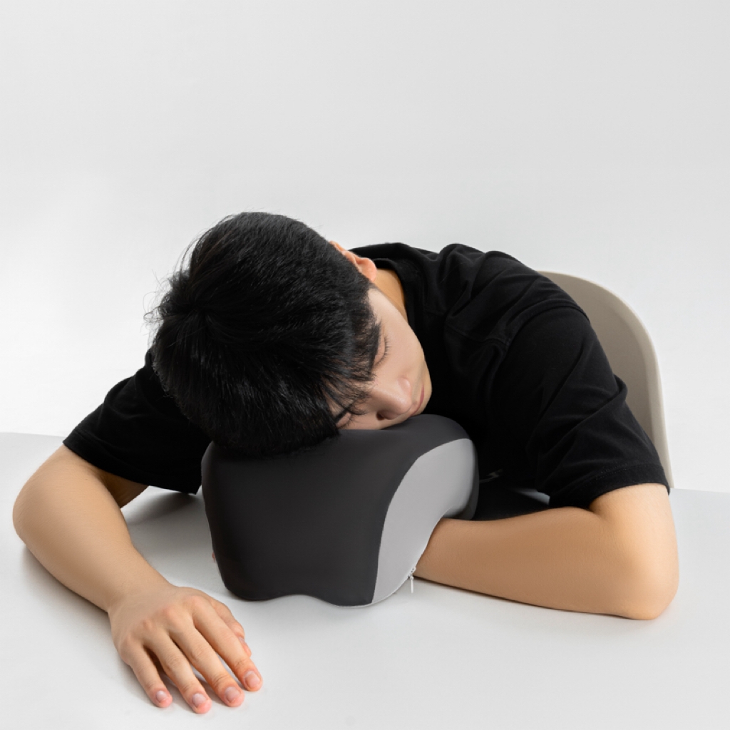 91家纺网 家纺一手货源 找家纺 昕科 2025新款多功能不压手午睡枕-学生午睡枕芯办公室睡觉神器枕头趴睡记忆棉午睡枕 午睡枕-灰色